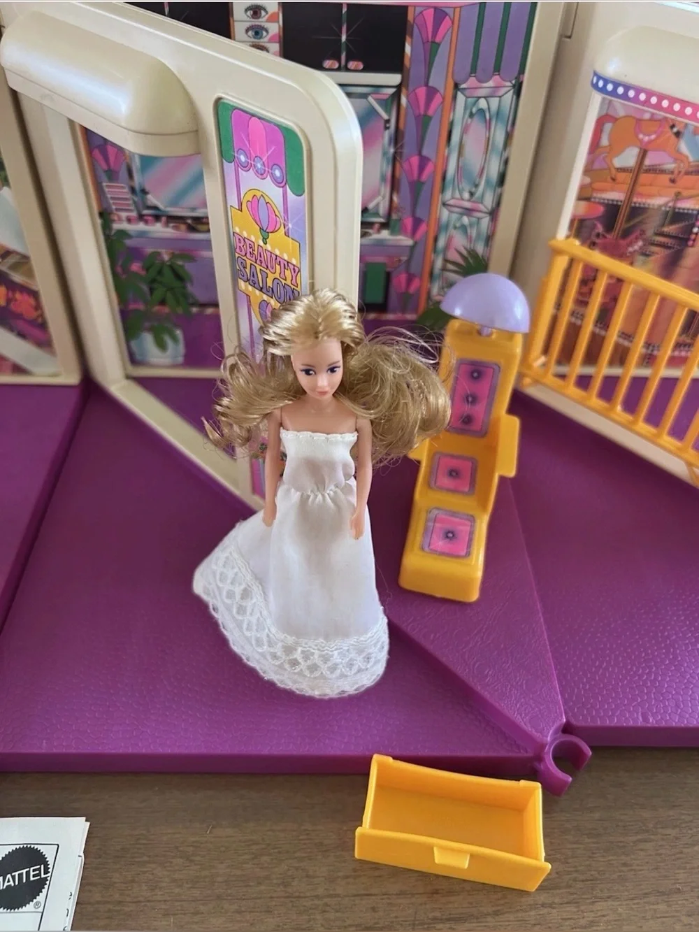 Vintage Mattel DAZZLE CITY Playset 1981 Doll Lounge Chair w/ Dryer & Drawer